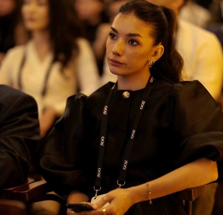 Анахита Назри
Фото из соцсетей