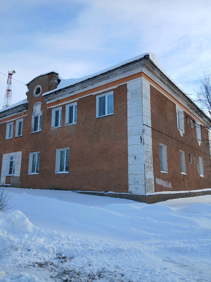 Дома в Карпинске, которые будут ремонтировать в 2026 году. 