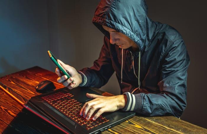 Обложка © Shutterstock / FOTODOM / Artem Oleshko