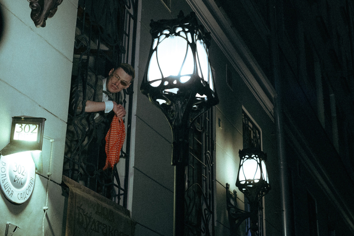 Спектакль-экскурсия «Шизофрения, как и было сказано». © VK / Музей-театр «Булгаковский Дом»