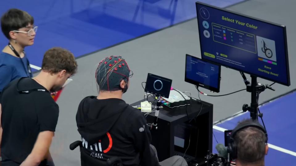 ФОТО: Кадр программы "Загадки человечества", РЕН ТВ