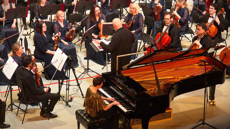 Госоркестр Башкирии. Абонемент №8 «Приглашенные дирижеры». Государственный концертный зал «Башкортостан». Дирижер Валерий Полянский и пианистка Татьяна Полянская.📷Фото: Идэль Гумеров / Коммерсантъ