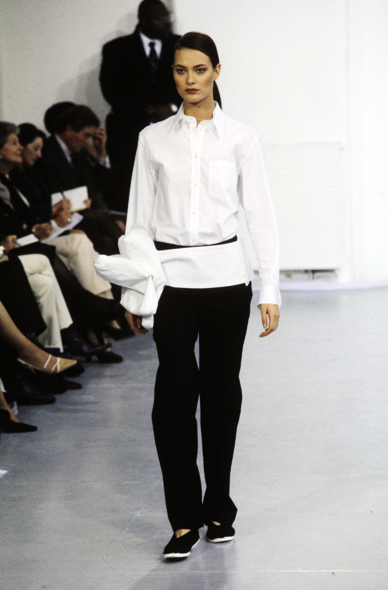    Шалом Харлоу на показе Helmut Lang весна-лето 1998GettyImages