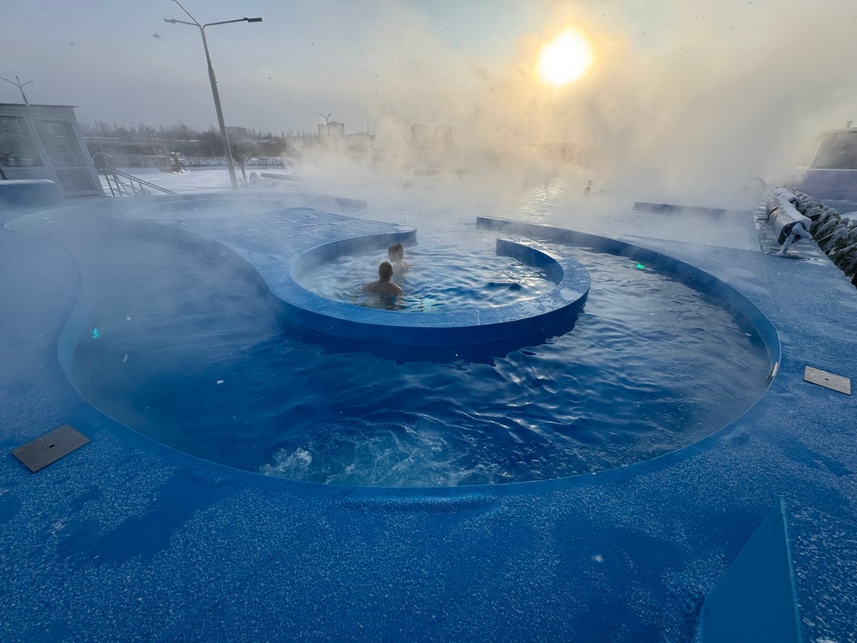 Термальный уличный бассейн в сети Termoland. Работает круглый год