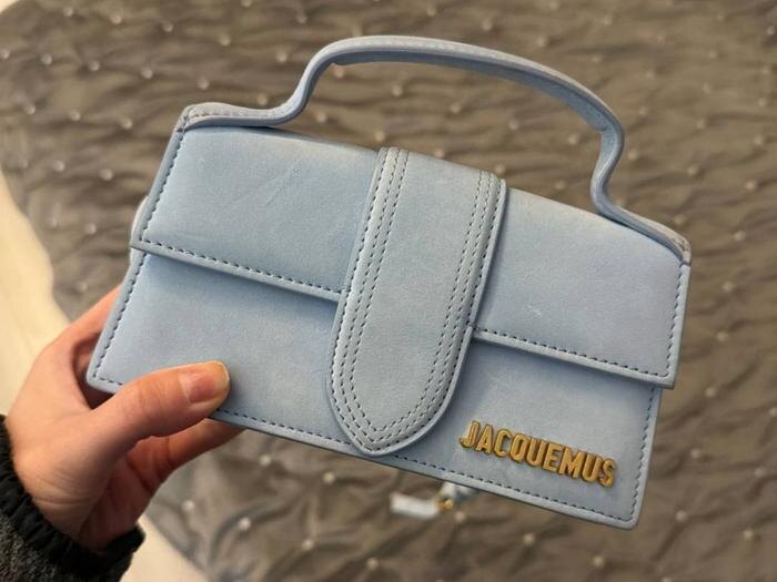 Жена Сабурова распродаёт вещи. Фото © Telegram / SABUROVA DIANA