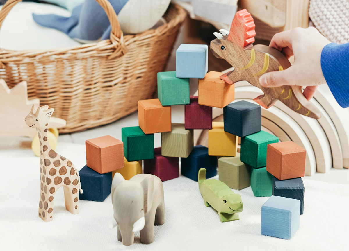 Ну да. Деревянные игрушки. По другому садик вообще не представить.