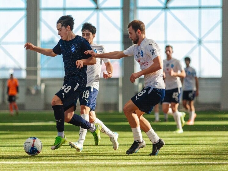     Фото: телеграм-канал молодежной команды «Крылья Советов» и «Крыльев Советов-2»
