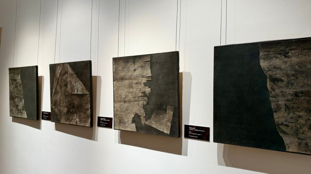    В Нижегородском художественном музее открылась выставка Евгения Кравцова