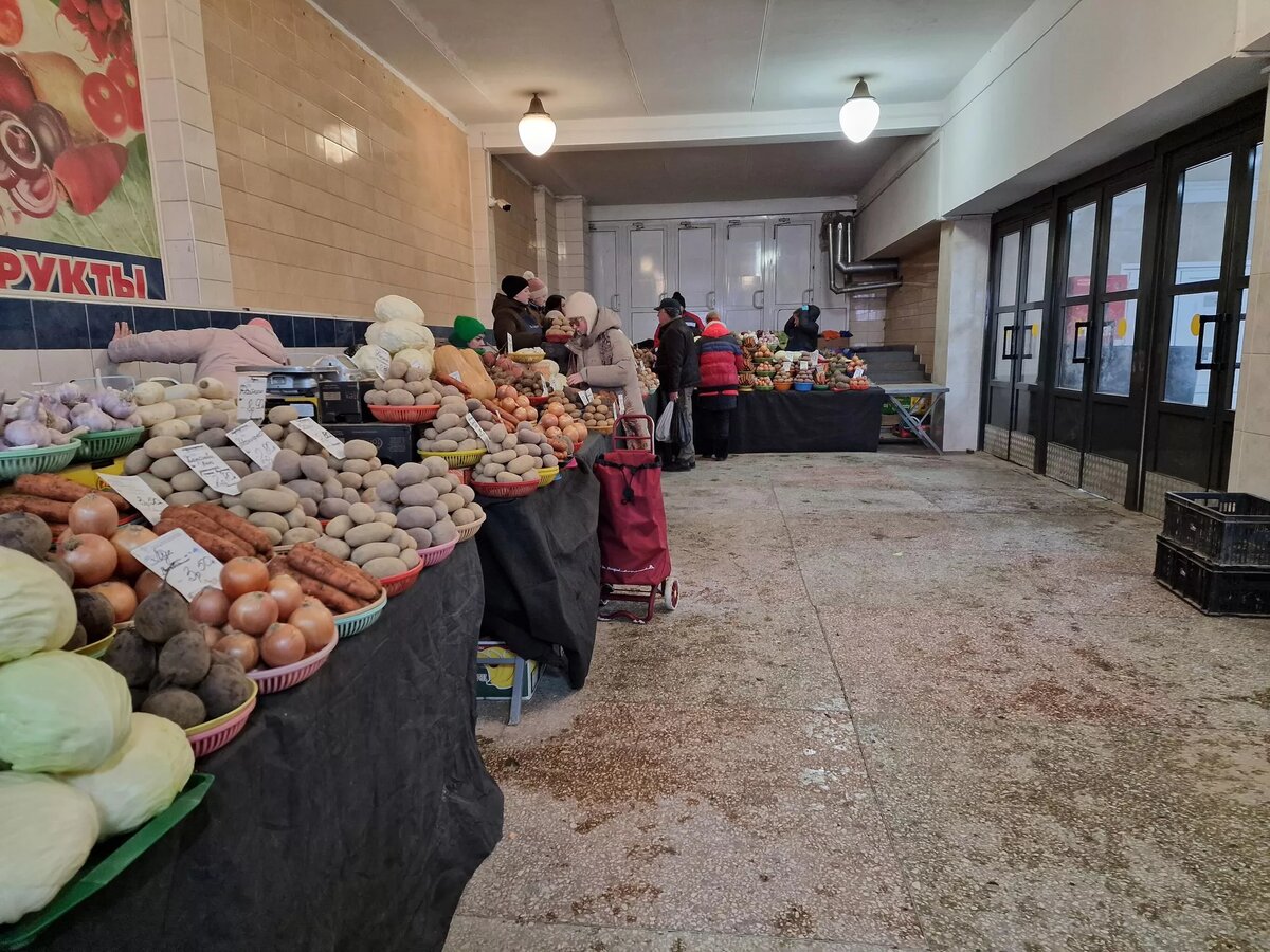 Февральский обзор цен на "Комаровке"
© Sputnik / Александр Жибуль