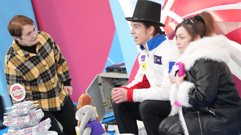     Тамара Москвина с Петром Гуменником и Вероникой Дайнеко РИА Новости Александр Вильф