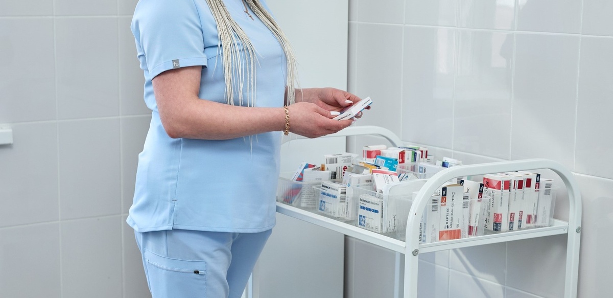 Хранение лекарств по правилам: температурный режим, маркировка, учёт приёма
