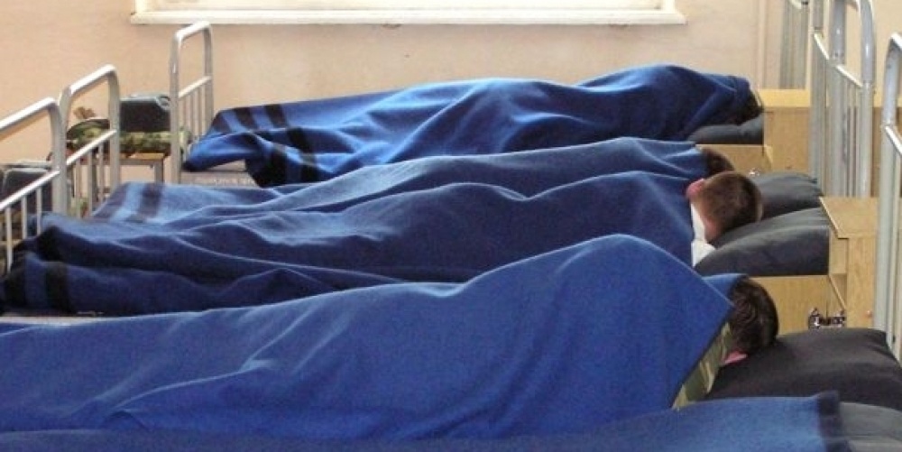 Солдат спит, служба идёт...