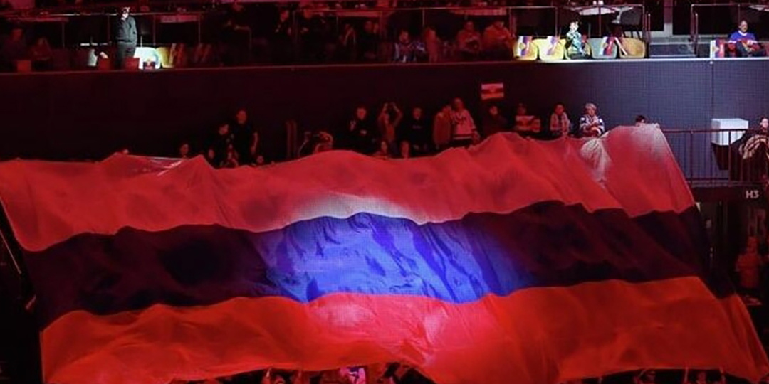 Во время хоккейного матча на Олимпиаде в Италии вывесили флаг РФ