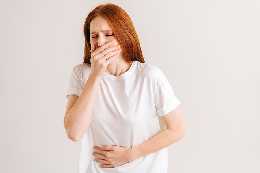 Желудок напоминает о себе тяжестью или тошнотой (источник изображения: freepik.com)