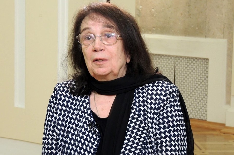    Вдову Баталова Гитану Леонтенко похоронили на Преображенском кладбище Анастасия ПЛЕШАКОВА