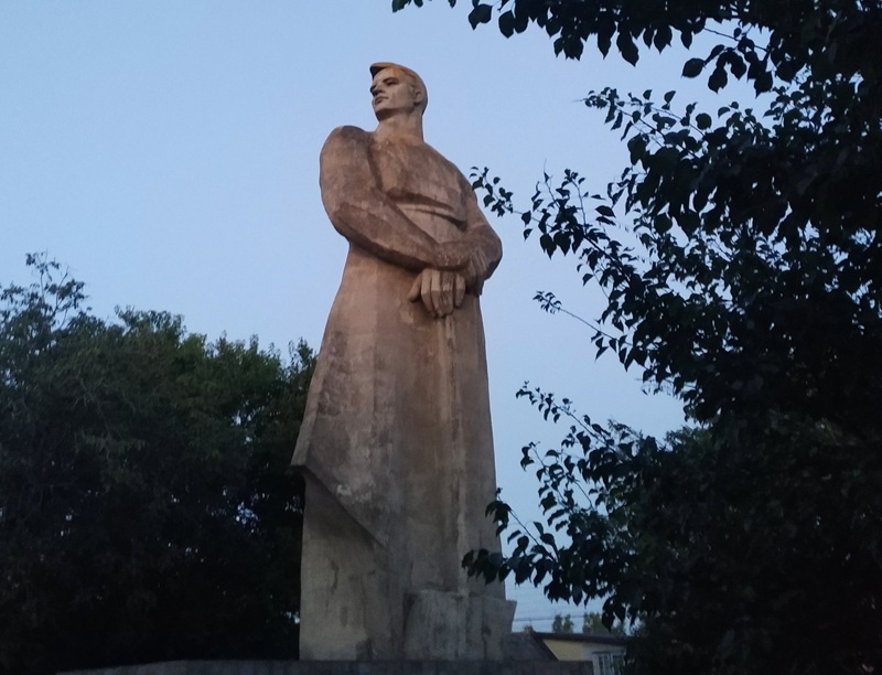 Памятник гидростроителям в Краснодаре