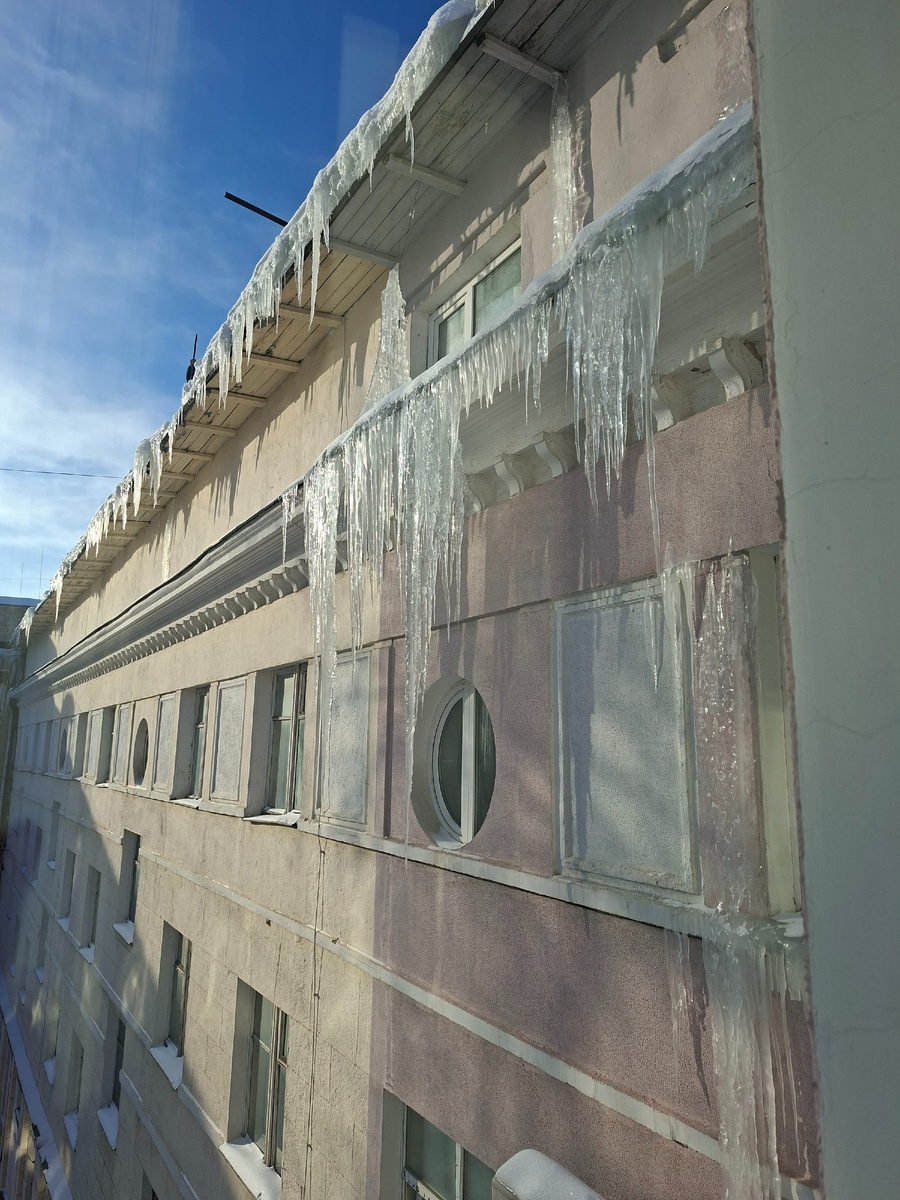 Сосульки, видимо, к весне 