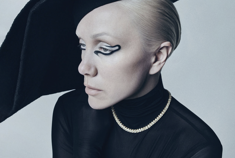 Жизнь в искусстве: Дарья Мороз в съемке журнала «Собака.ru»