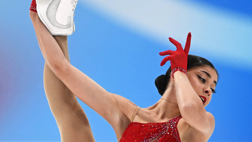 Аделия Петросян во время выступления.📷Фото: Дмитрий Лебедев / Коммерсантъ