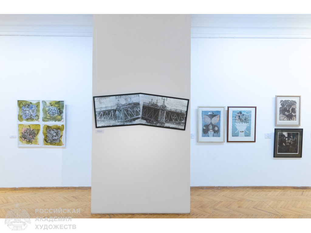 Фрагмент групповой отчётной выставки Отделения графики РАХ «Графика-26» в Музейно-выставочном комплексе Российской академии художеств (Москва, Пречистенка, 19). Фото Виктора Берёзкина, пресс-служба РАХ. 2026.