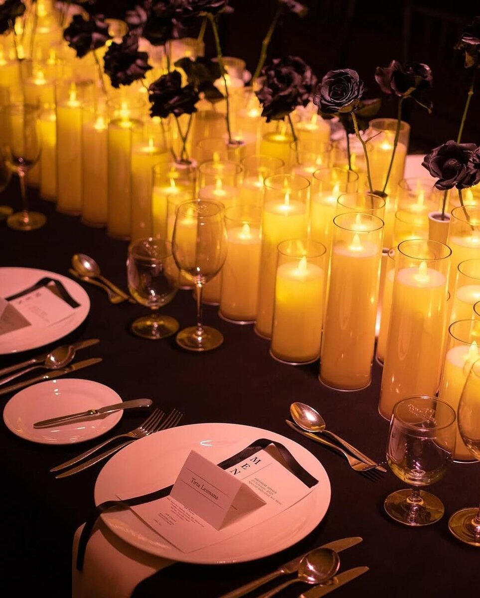 Стильное оформление ужина тысячами свечей