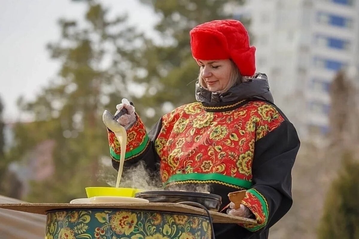    Чучела, блины и мёд: как новосибирцы празднуют Масленицу