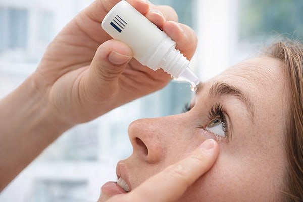 Какие лекарства для глаз абсолютно бесполезны? Составили список