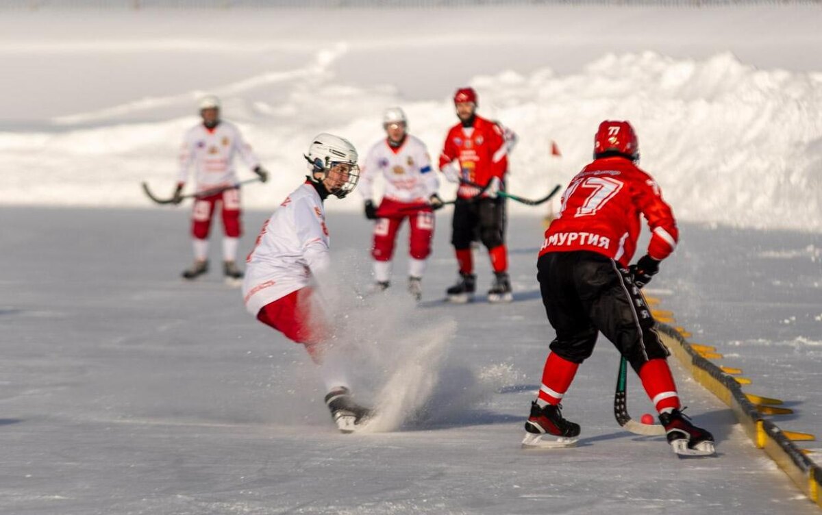    Фотофакт: воткинское «Знамя» в тройке лидеров своей подгруппы Высшей лиги