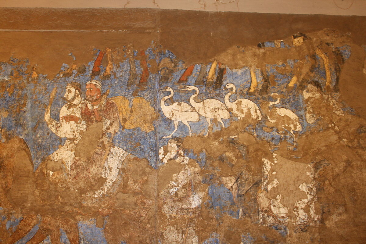    Фрески Афрасиаба — редкий образец согдийского искусства. Датируются серединой VII века нашей эры. Их обнаружили в 1965 году при строительстве дороги через городище.