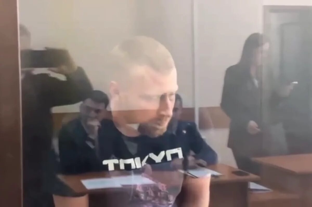    Отца, который выбросил дочь с 4 этажа в Уфе, отправили на лечение