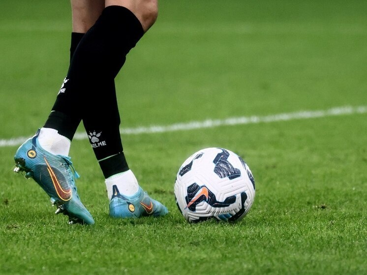     На практических занятиях футболисты разбирали кризисные ситуации. Фото: МК в Питере/Дарья Иванова