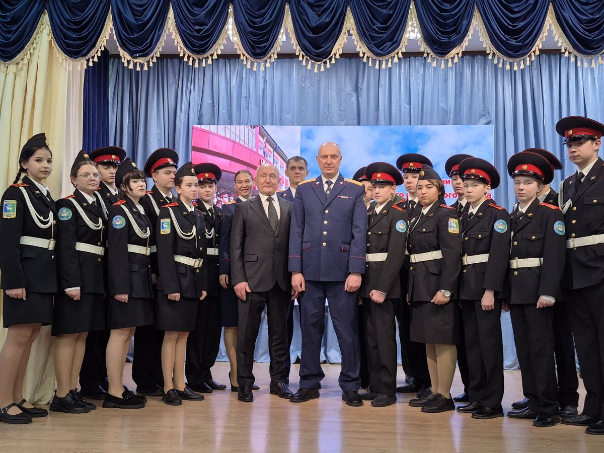    Главный следователь Югры Мокшин дал старт кадетскому классу с уникальными программами в Белоярском