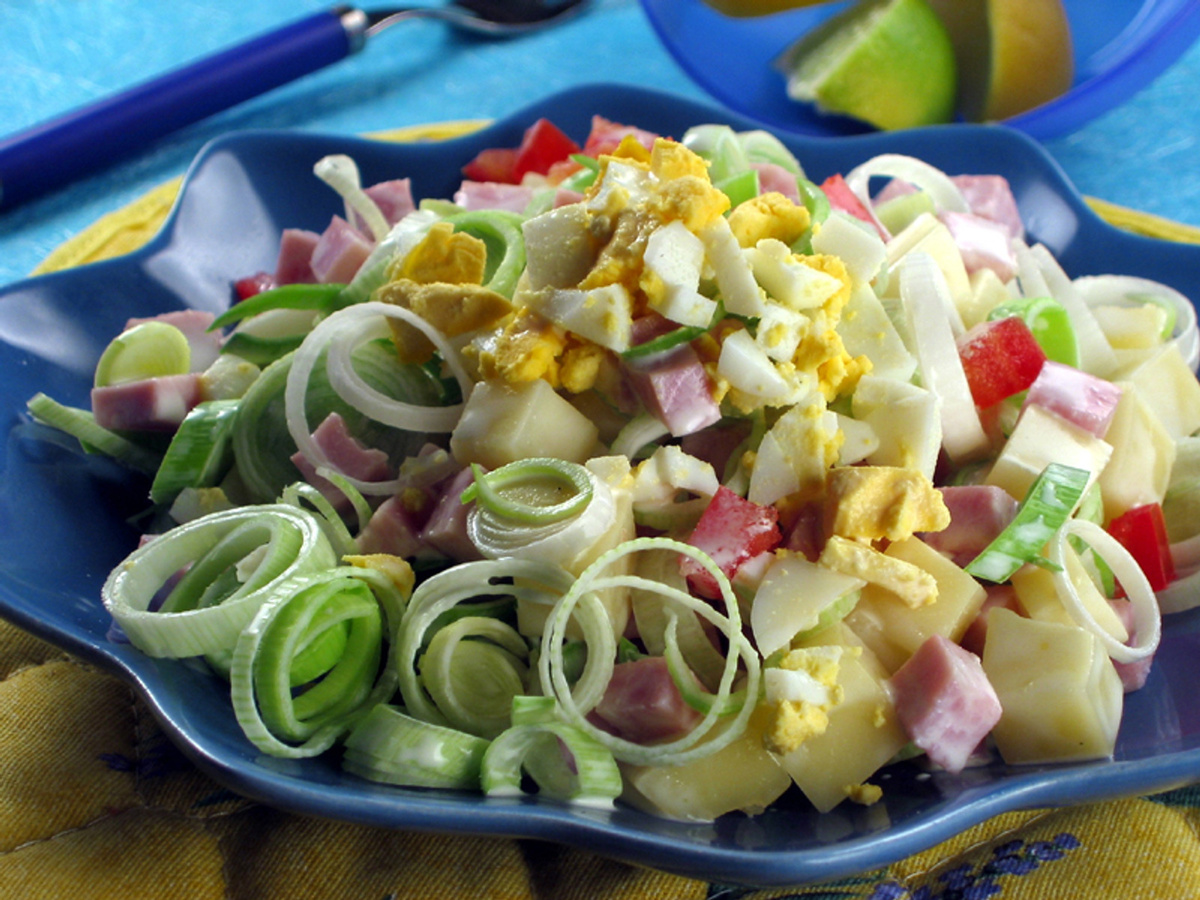 Лук-порей в салате