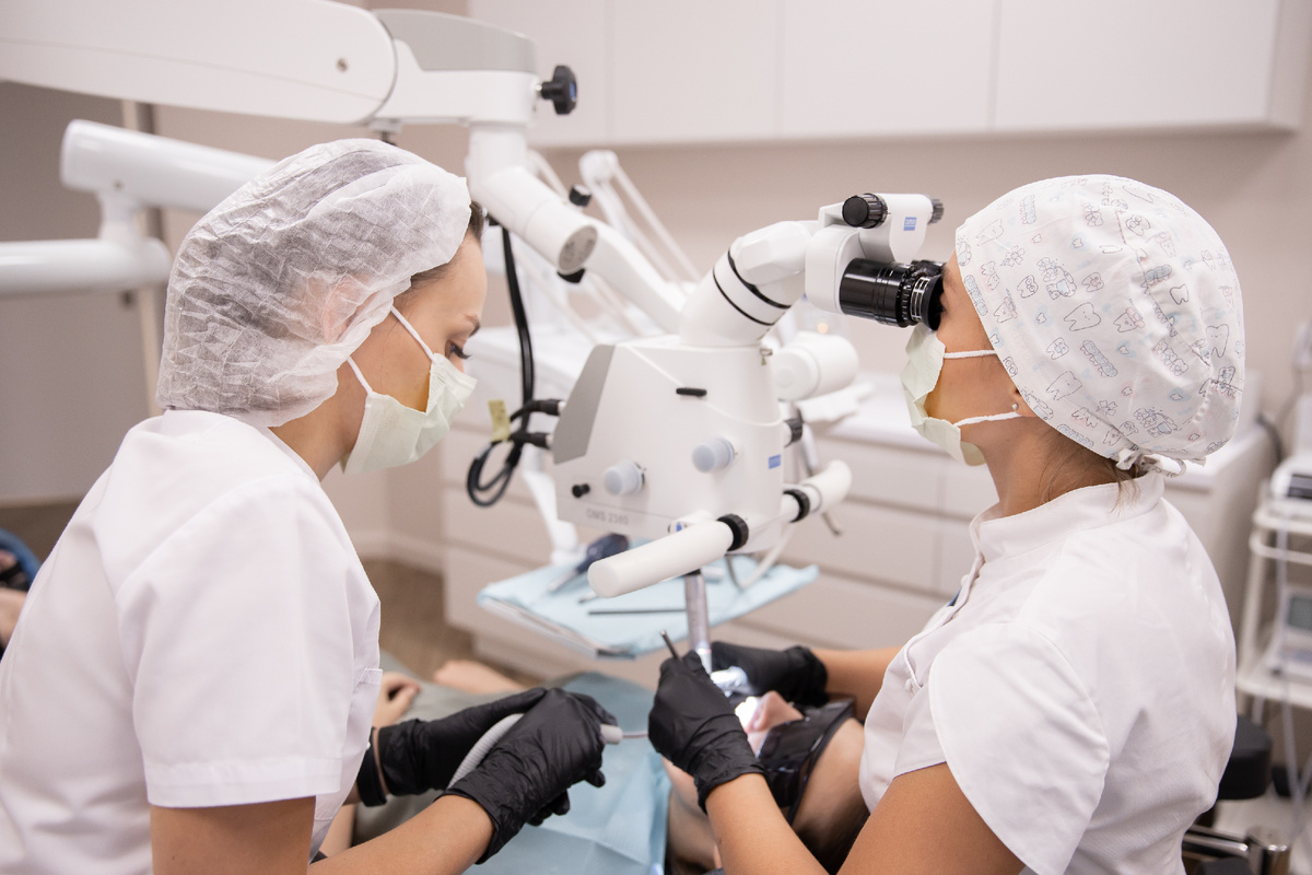 Там, где нужна точность до микрона — работает микроскоп. 