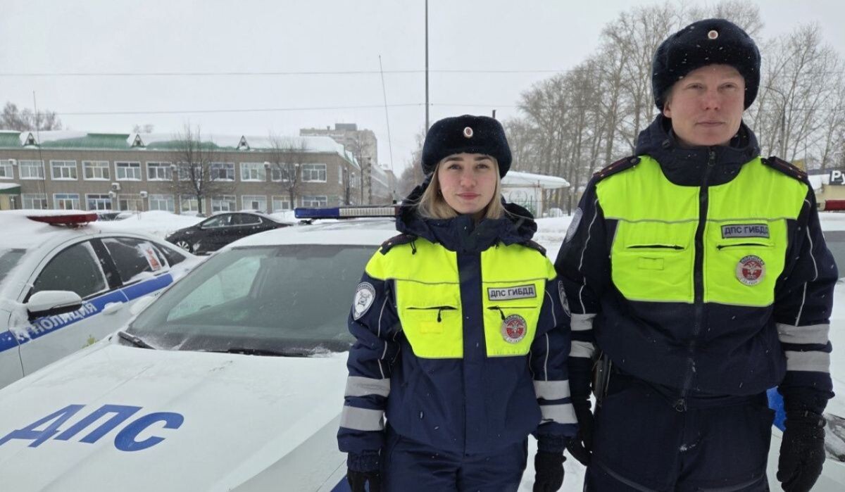     ст.лейтенант полиции Базуев и лейтенант полиции Хусаинова Источник: ОМВД по ЧГО Автор фото: Отдел МВД по ЧГО