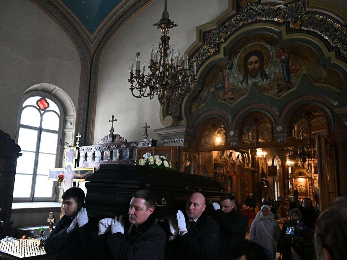    Церемония прощания с советским диктором, телеведущей Светланой Жильцовой в храме святителя Николая Чудотворца на Рогожском кладбище в Москве | © РИА Новости / Кристина Соловьёва