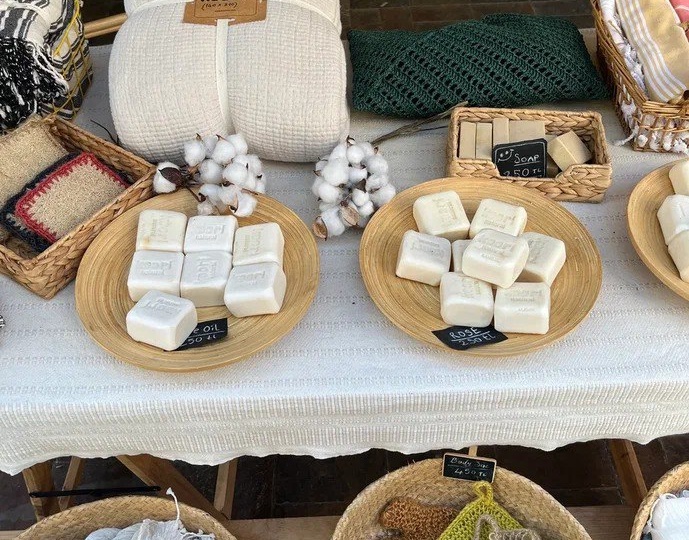 А вы любите привозить сувениры из путешествий