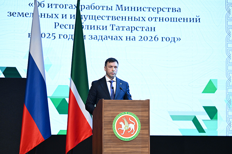    «План по доходам выполнен», — обрадовал Аглиуллин, добавив, что на сегодняшний день мобилизация доходов в бюджет республики приобретает особую актуальность.   
Фото: rais.tatarstan.ru