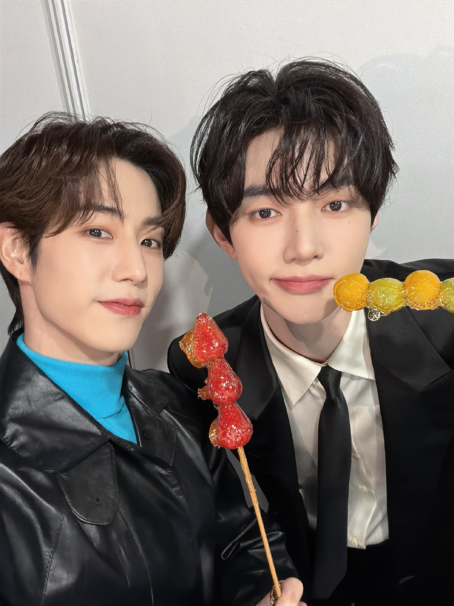 Молодежь угощалась сладостями, Марк Туан, участник бойз-бэнда GOT7 (фотографии из открытых источников)