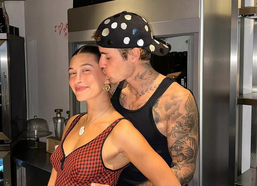    Как "Грэмми" сплотила Джастина и Хейли Бибер