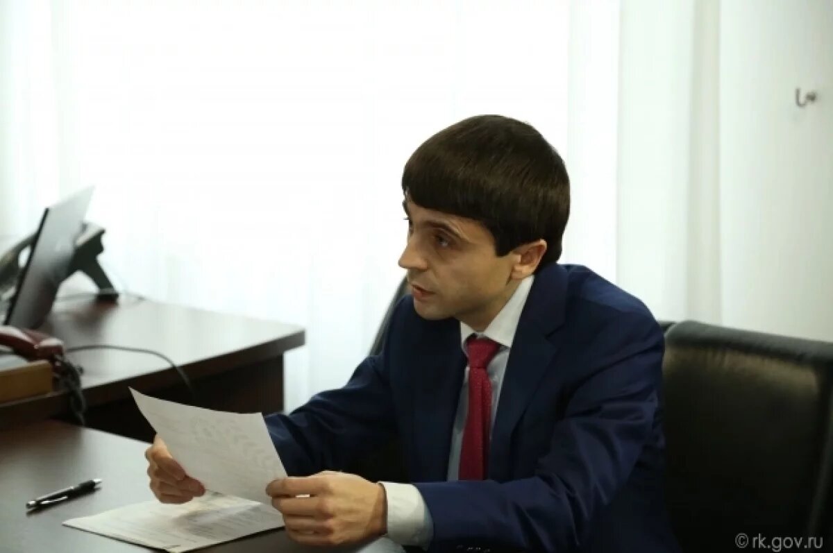    Не выдержал давления.