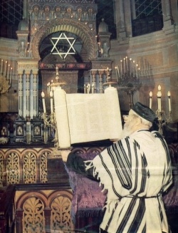 Р. Авром-Аба в Большой Хоральной Синагоге