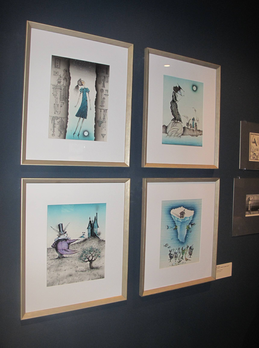 Экспозиция выставки «Алиса, проснись!»