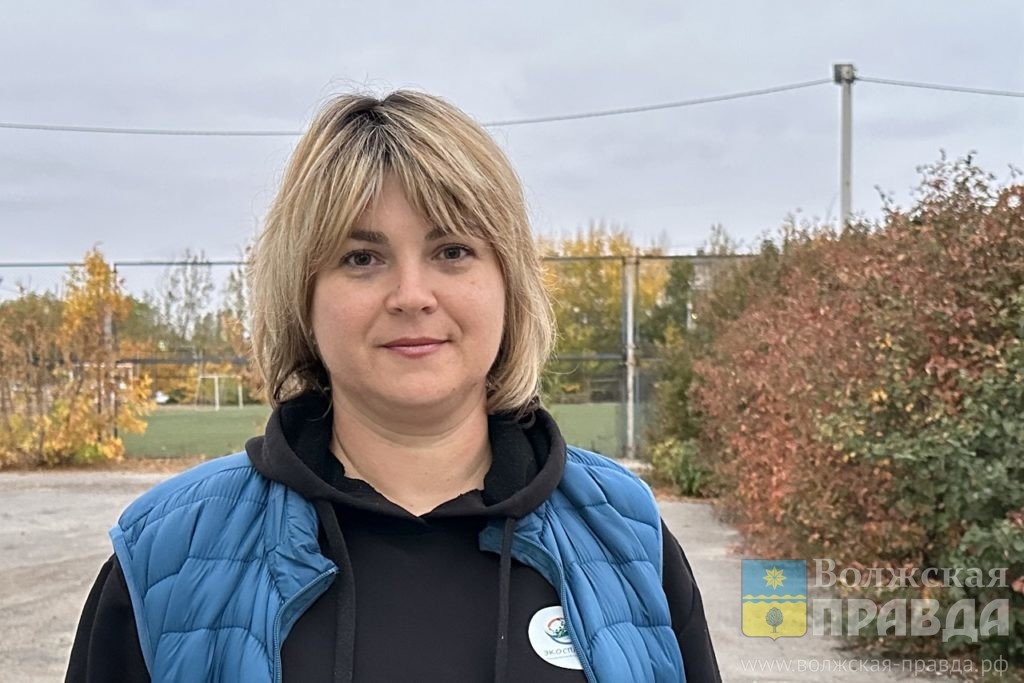 Жанна Алятина📷    Волжанка выхаживает летучего мышонка, которого поместят в холодильник
