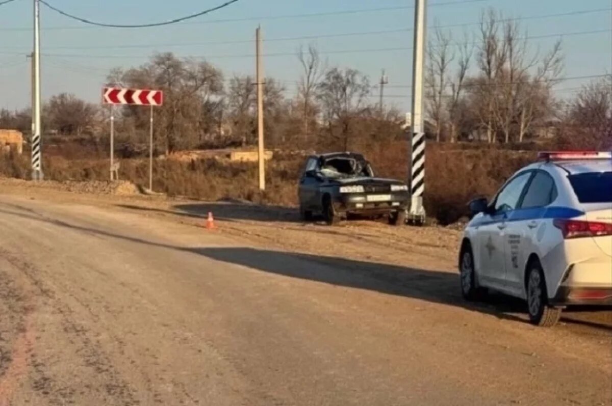    В Астраханской области водитель погиб, врезавшись в опору ЛЭП
