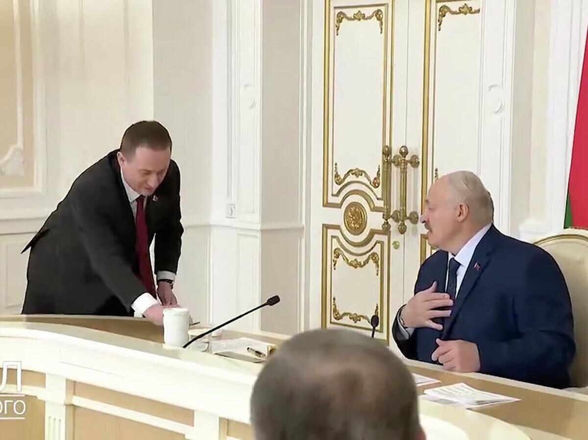    Премьер-министр Белоруссии Александр Турчин и президент Белоруссии Александр Лукашенко во время совещания с руководством Совета министров | © Пул Первого/Telegram