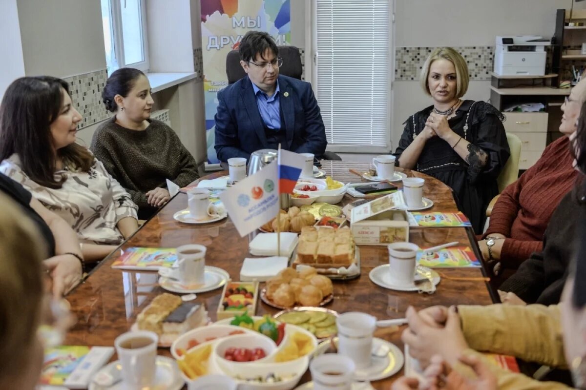    В пламени очага.