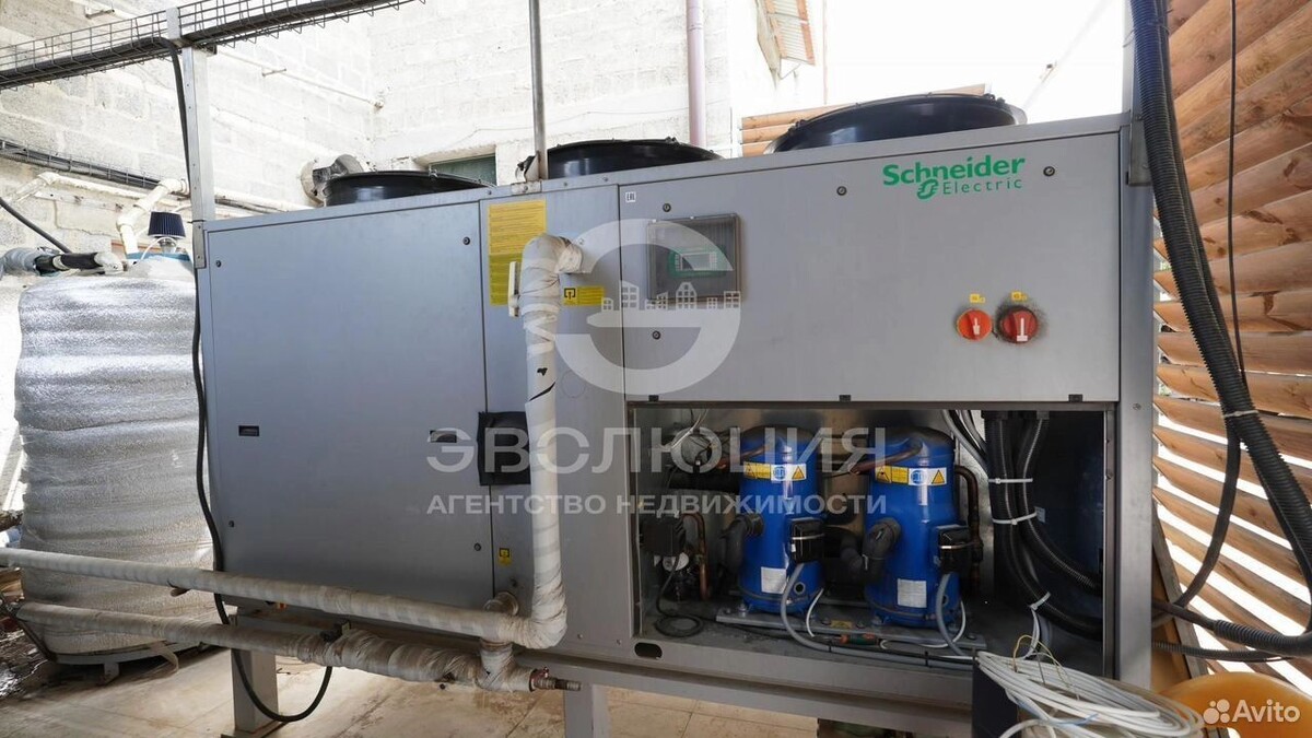    На фото видны огромные емкости, оборудование, комната отдыха и приема пищи, здание с магазинчиком.   Сайт объявлений авито