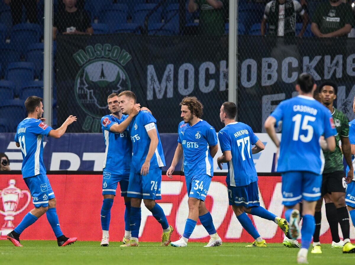    Футболисты "Динамо" | © РИА Новости / Владимир Астапкович