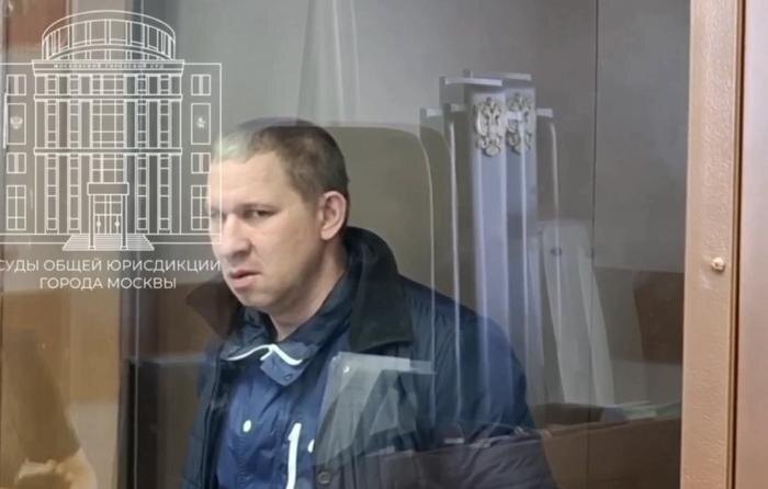 Суд в Москве арестовал обвиняемого в убийстве таксиста